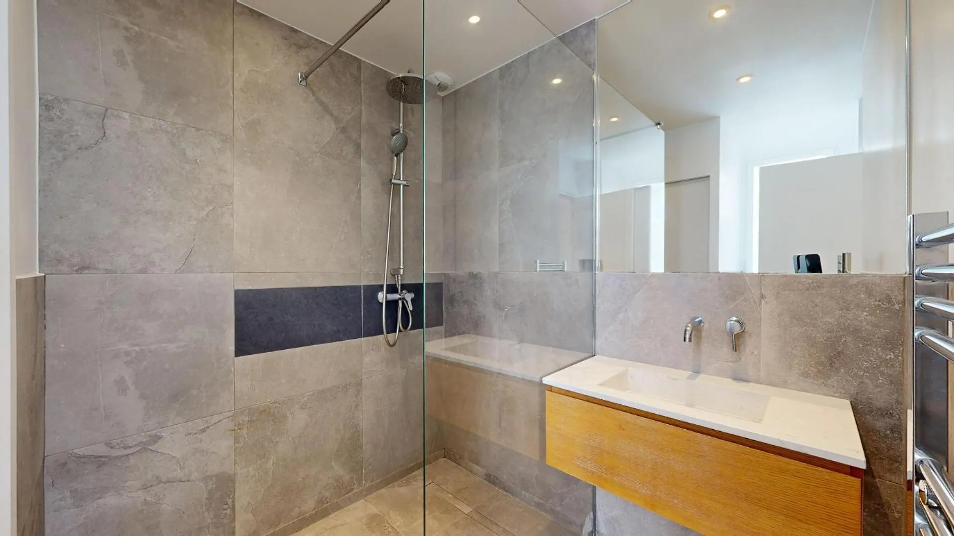 Bluestay 38 - Charmant Duplex A Paris Apartment